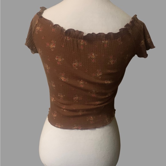 Brit & Bri Brown Floral crop top - Picture 3 of 5